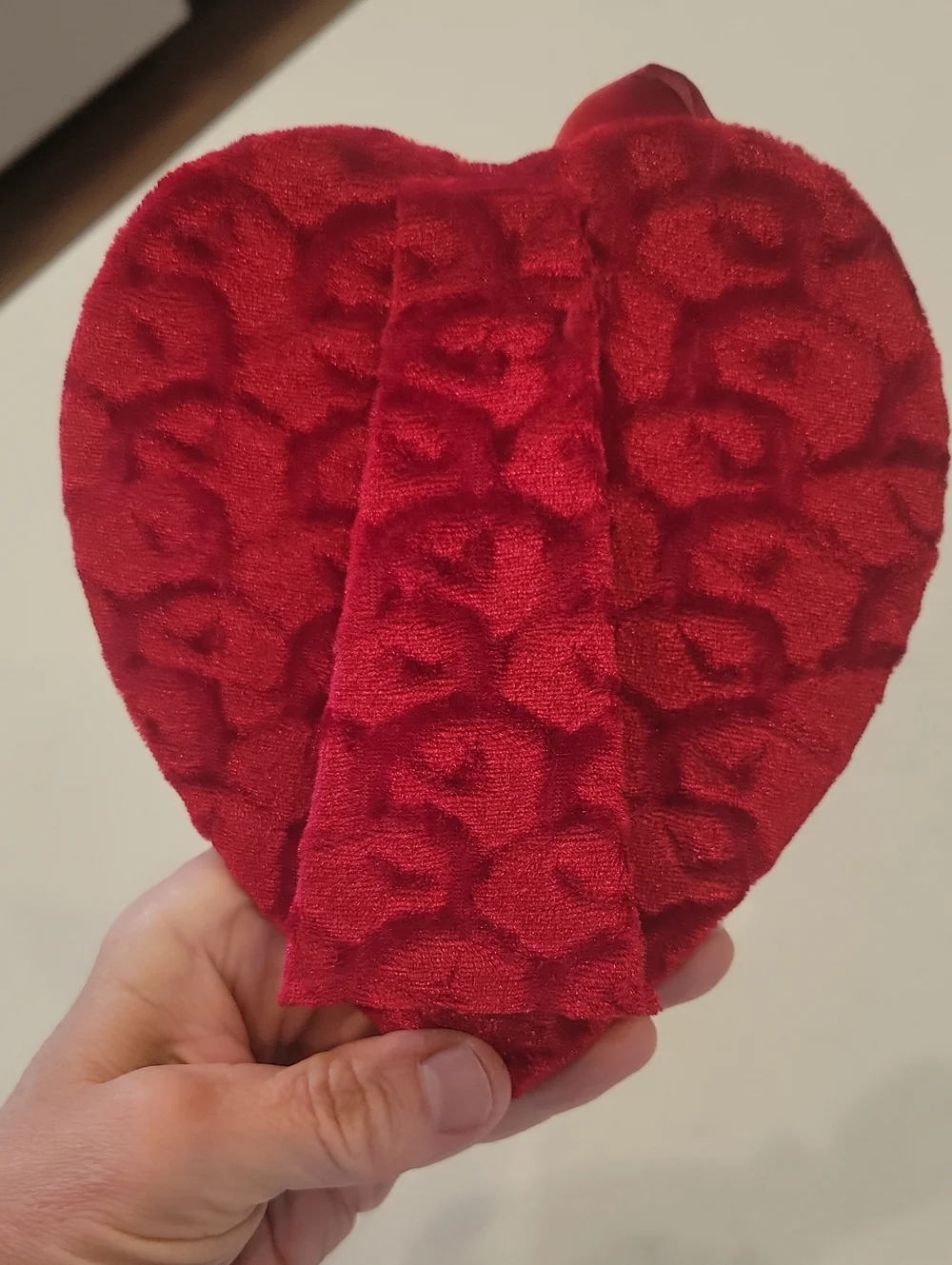 Red Heart Velvet Picture Frame With Rose Accents